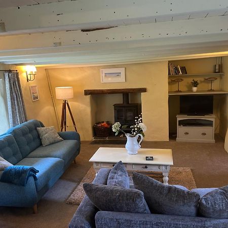 Meadowside Cottage, Characterful Grade 2 Listed Cottage Near To Wadebridge And Padstow Kültér fotó