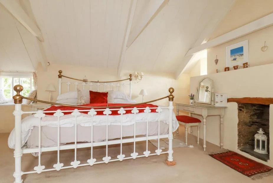 Meadowside Cottage, Characterful Grade 2 Listed Cottage Near To Wadebridge And Padstow Kültér fotó